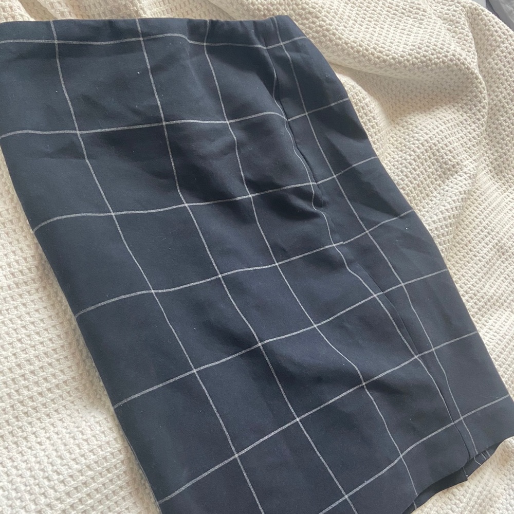 Ann Taylor grid pattern pencil skirt navy blue